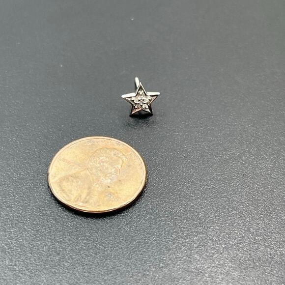 SB Designer 10k White Gold Diamond Chip Star Stud Pierced Earrings *Single - Picture 6 of 11